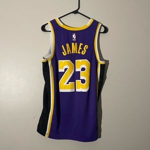 Lebron James Los Angeles Lakers Statement Edition Dri Fit
SIZE M